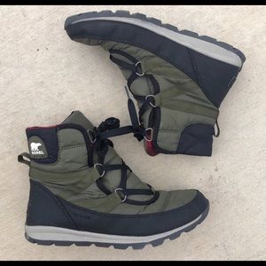 Sorel Whitney Short Lace Boots Green 8.5